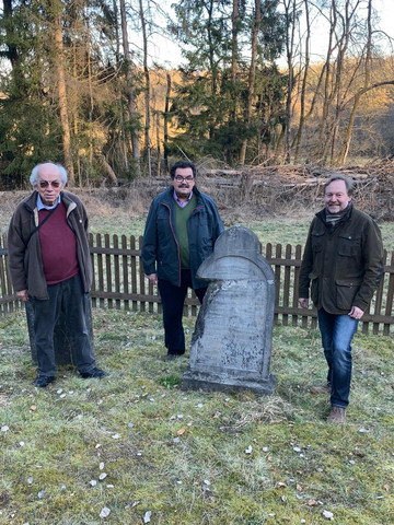 Neue Entdeckung auf dem Jüdischen Friedhof in Löhnberg